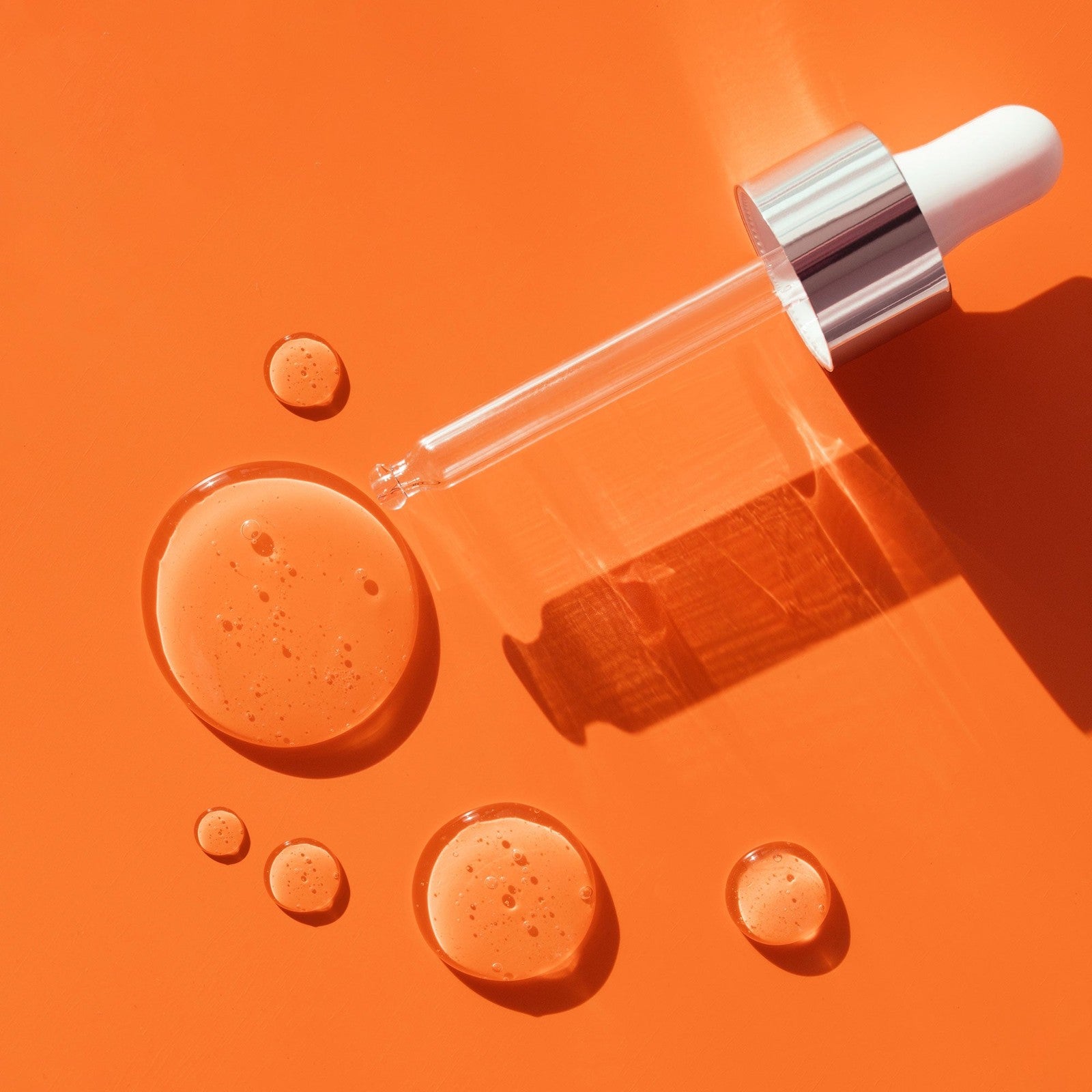 Tranexamsäure 2,5 %, Niacinamid 4 % aufhellendes Gesichtsserum 30 ml