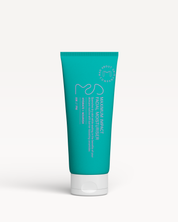 Lightweight ceramide moisturiser designed to strengthen the skin barrier while deeply hydrating and preventing dryness and dehydration.